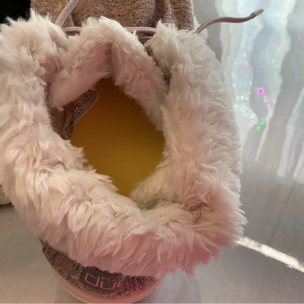 HEYDUDE Wendy Faux Fur Lined Slip On Pink Youth Y2/L3 Cozy Casual